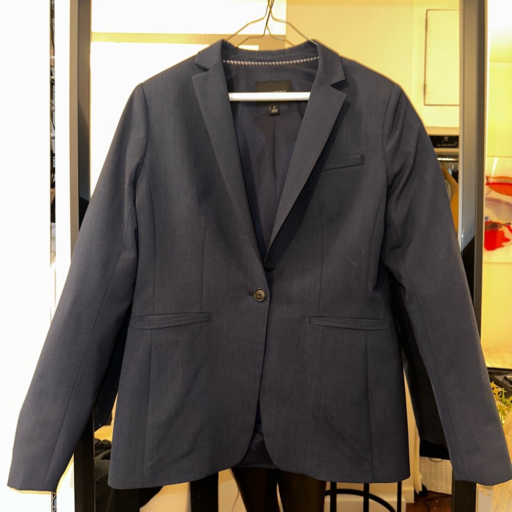 Banana Republic suit set - navy!
